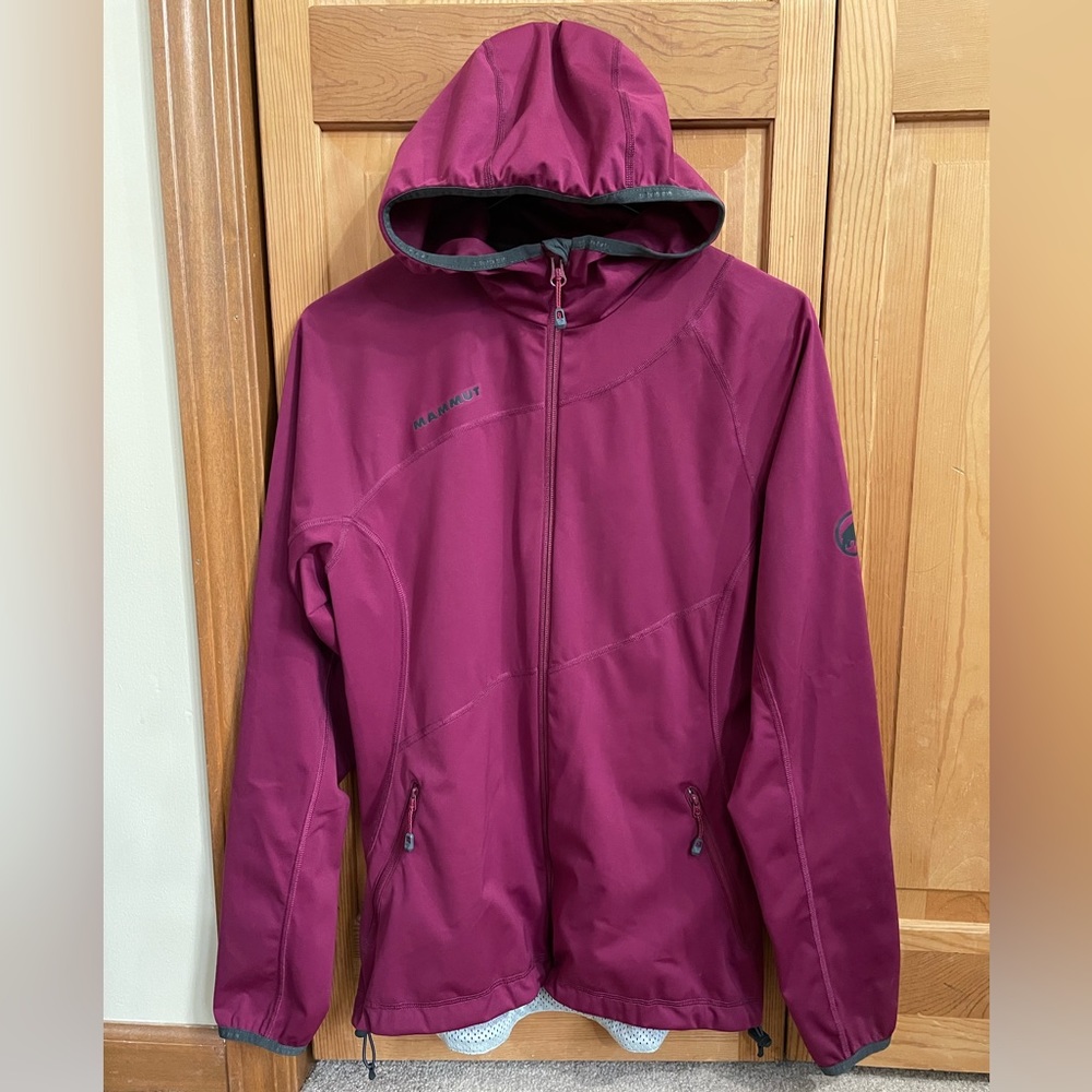 Women’s Mammut Lightweight Jacket